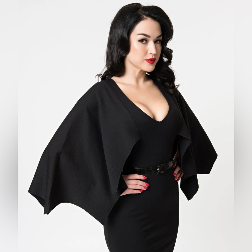 Retrolicious Black Sleeved Creature Of The Night Wiggle Dress